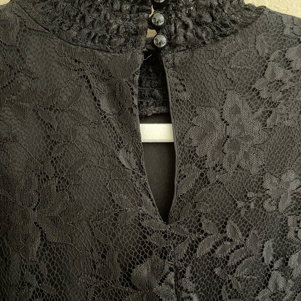 Bebop Long Sleeve Lace Dress - Picture 4 of 6